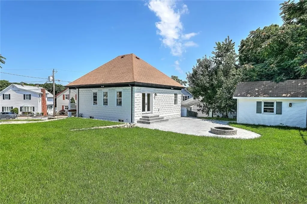 6 John Street Johnston RI 02919