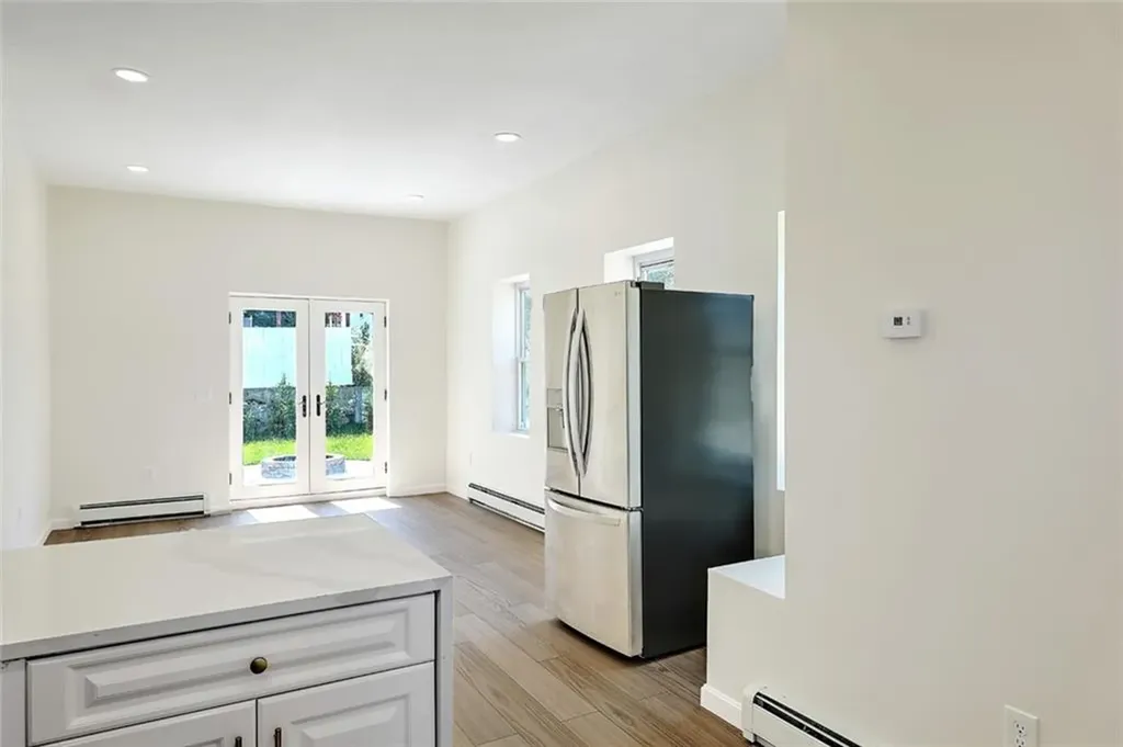 6 John Street Johnston RI 02919