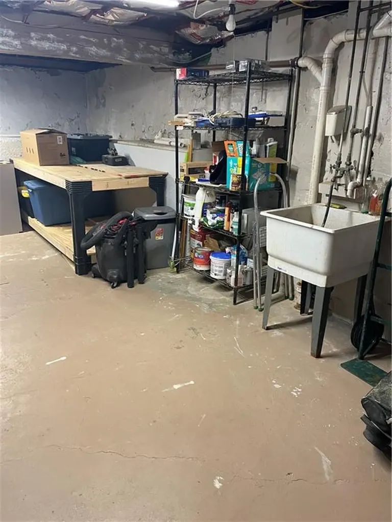 1566 Mendon Road Woonsocket RI 02895