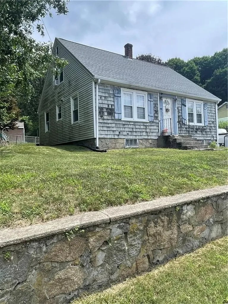 1566 Mendon Road Woonsocket RI 02895