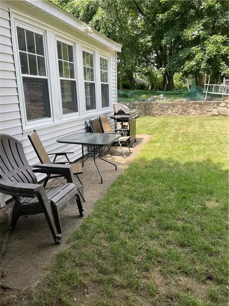 1566 Mendon Road Woonsocket RI 02895