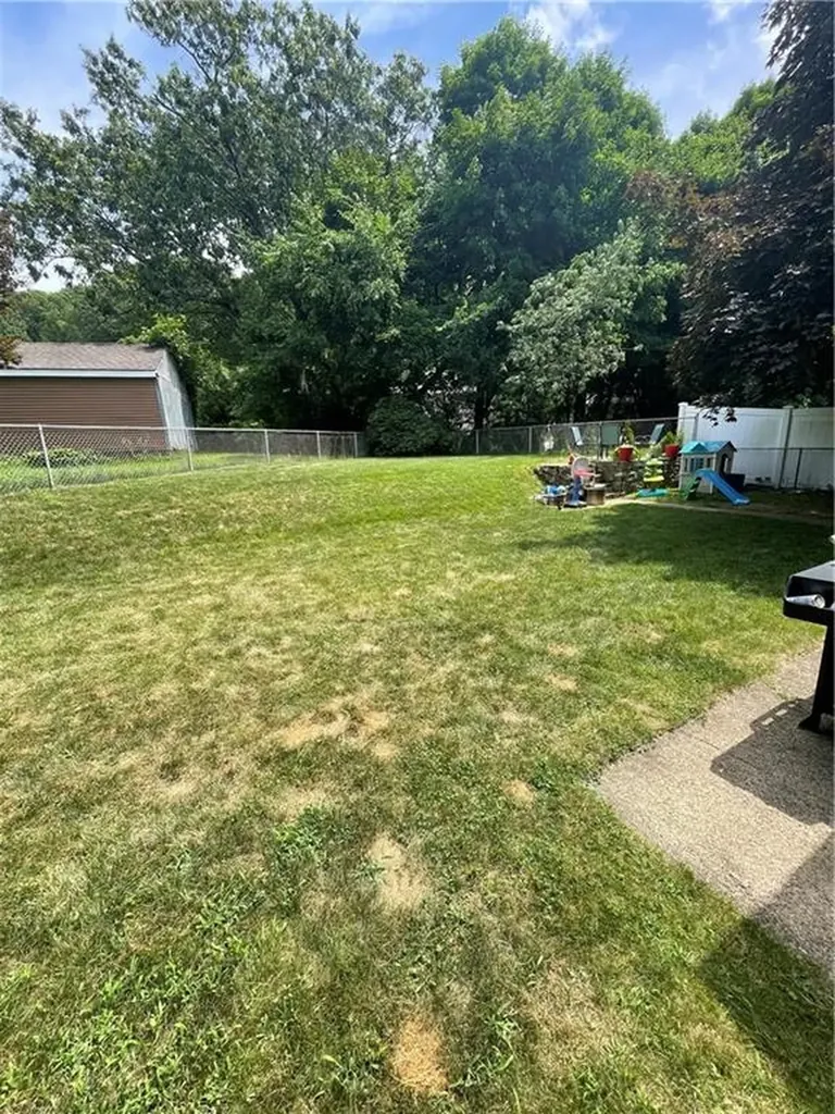 1566 Mendon Road Woonsocket RI 02895