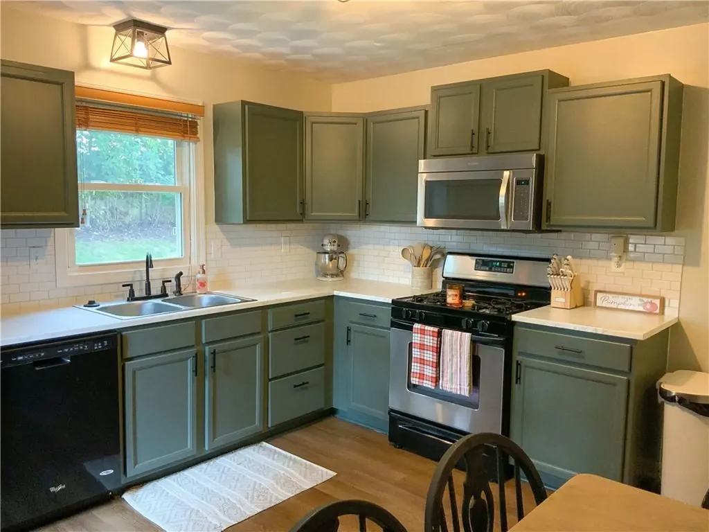 796 Branch Avenue Providence RI 02904