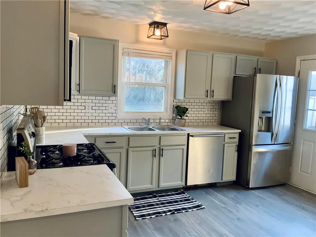 796 Branch Avenue Providence RI 02904