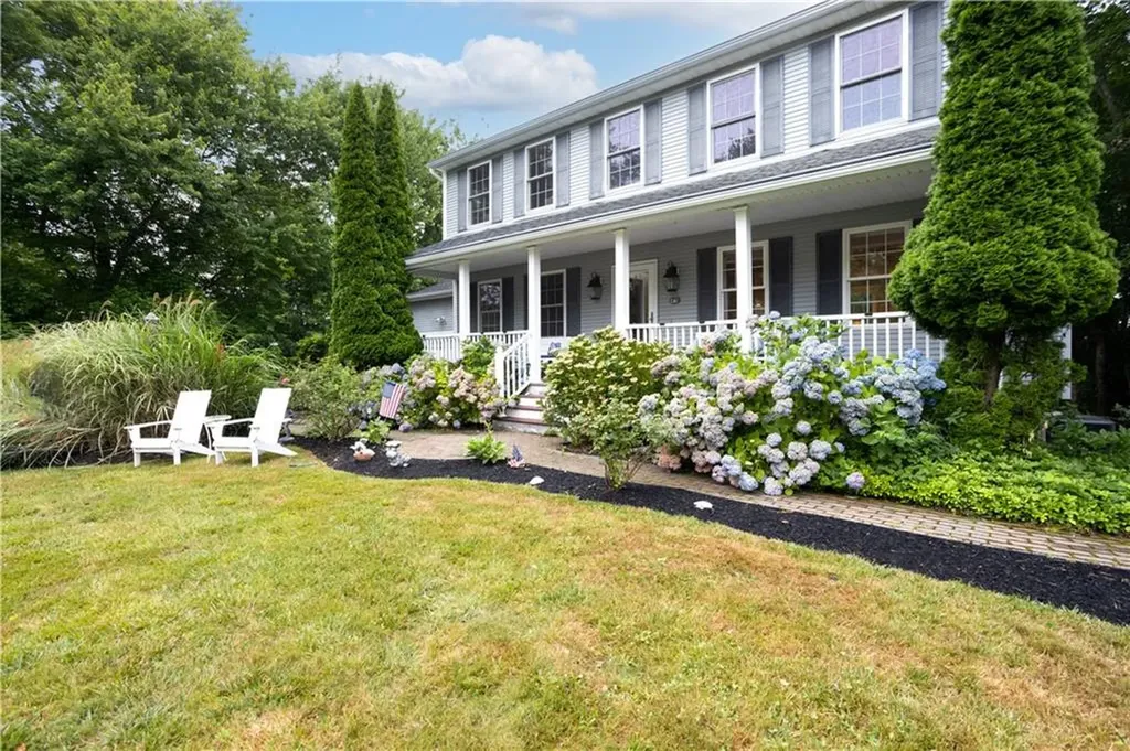 45 Algonquin Road Narragansett RI 02882