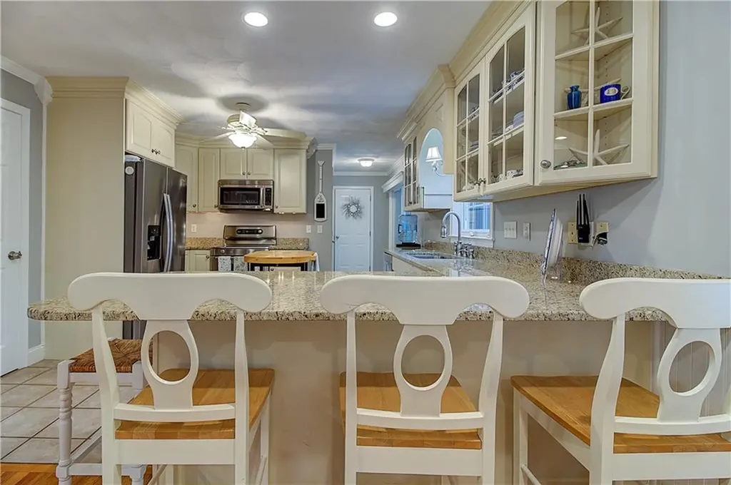 45 Algonquin Road Narragansett RI 02882