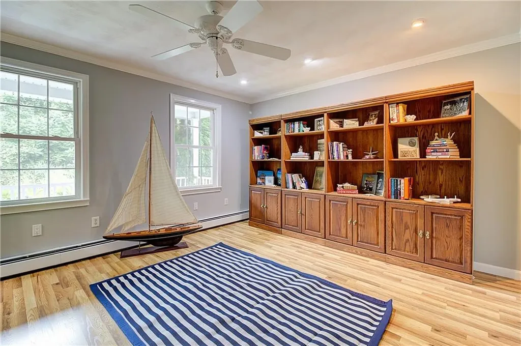 45 Algonquin Road Narragansett RI 02882