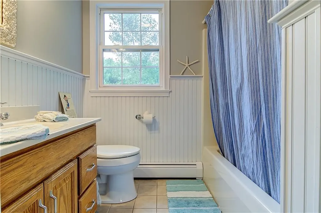 45 Algonquin Road Narragansett RI 02882