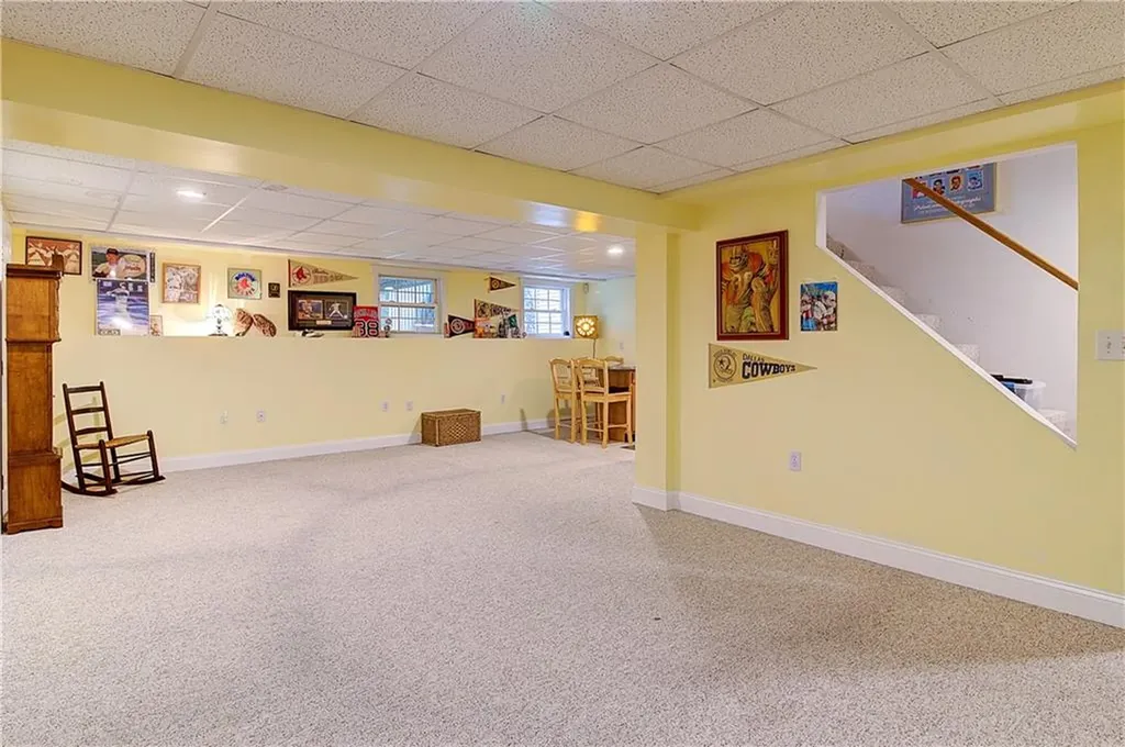 45 Algonquin Road Narragansett RI 02882