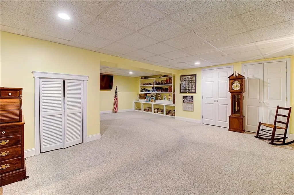45 Algonquin Road Narragansett RI 02882