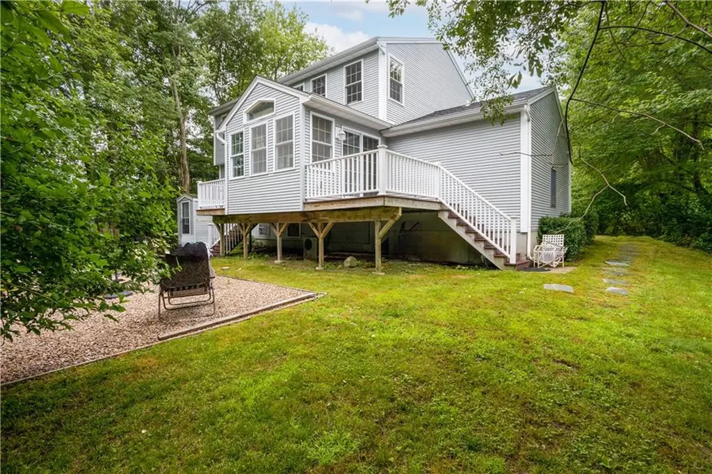 45 Algonquin Road Narragansett RI 02882