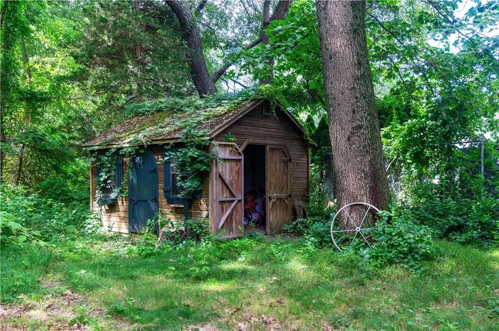 343 East Greenwich Avenue West Warwick RI 02893