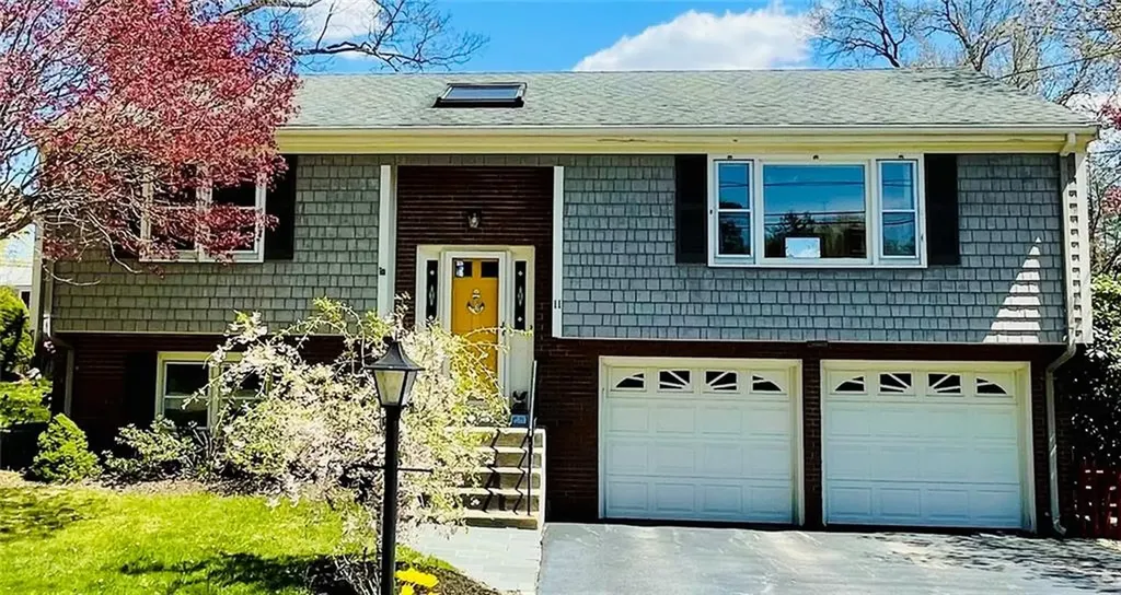 11 Brown Avenue Barrington RI 02806