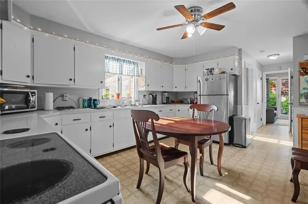 2 Hillside Road Bristol RI 02809