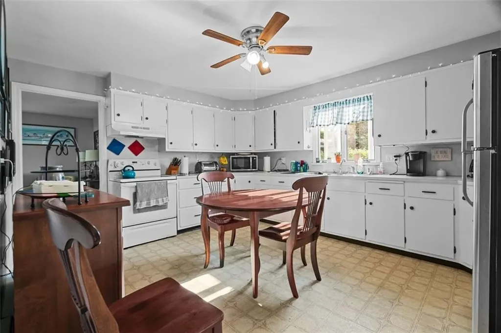 2 Hillside Road Bristol RI 02809