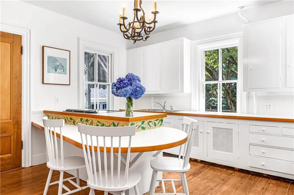 48 Jennys Lane Barrington RI 02806
