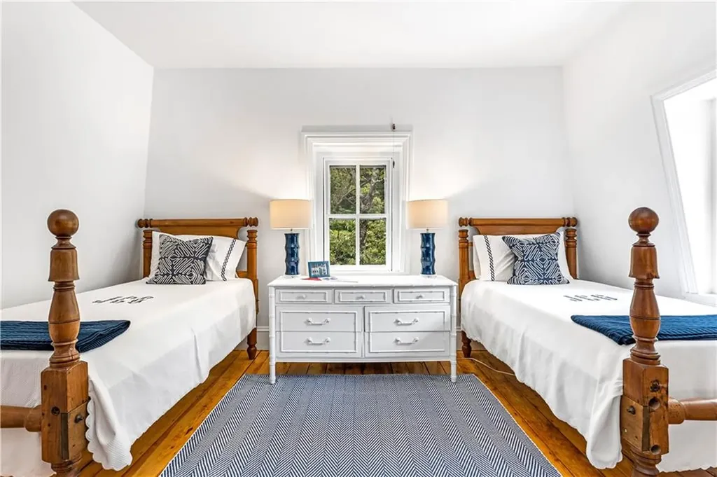 48 Jennys Lane Barrington RI 02806