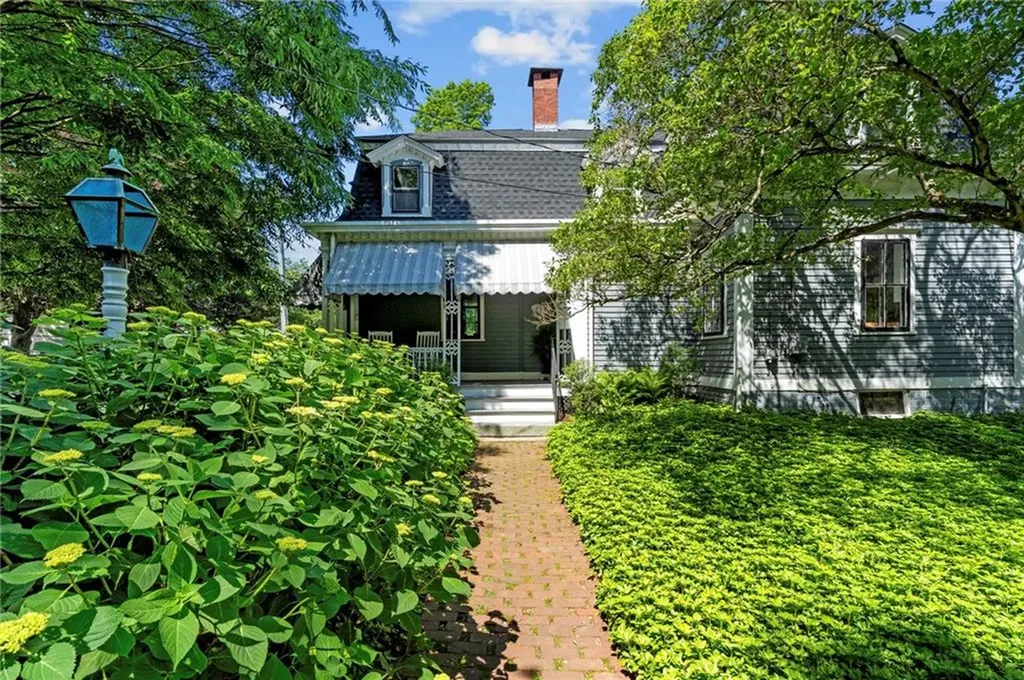 48 Jennys Lane Barrington RI 02806