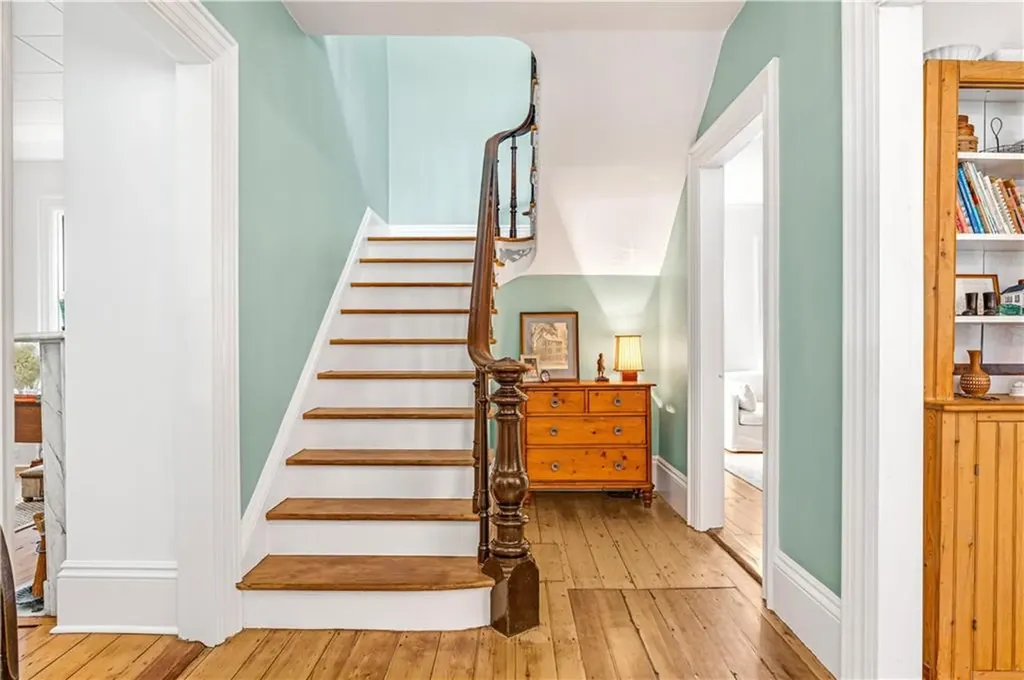 48 Jennys Lane Barrington RI 02806