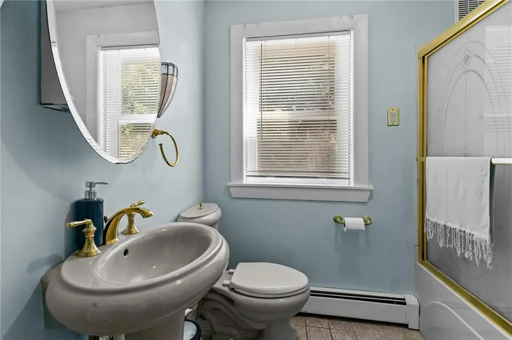 11 Crossland Road West Warwick RI 02893