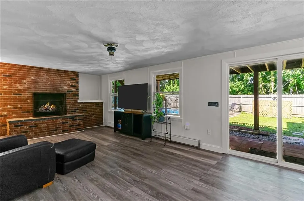 11 Crossland Road West Warwick RI 02893