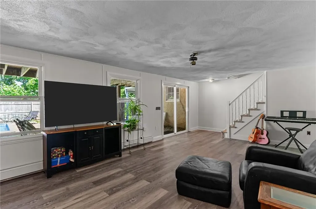 11 Crossland Road West Warwick RI 02893