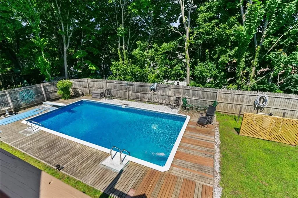 11 Crossland Road West Warwick RI 02893