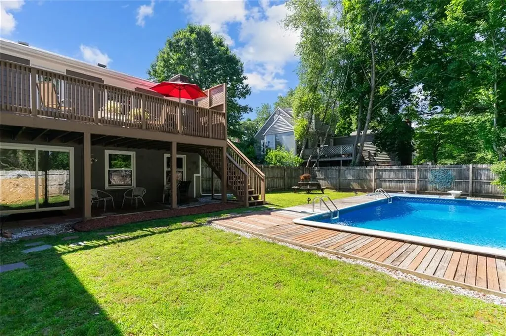 11 Crossland Road West Warwick RI 02893