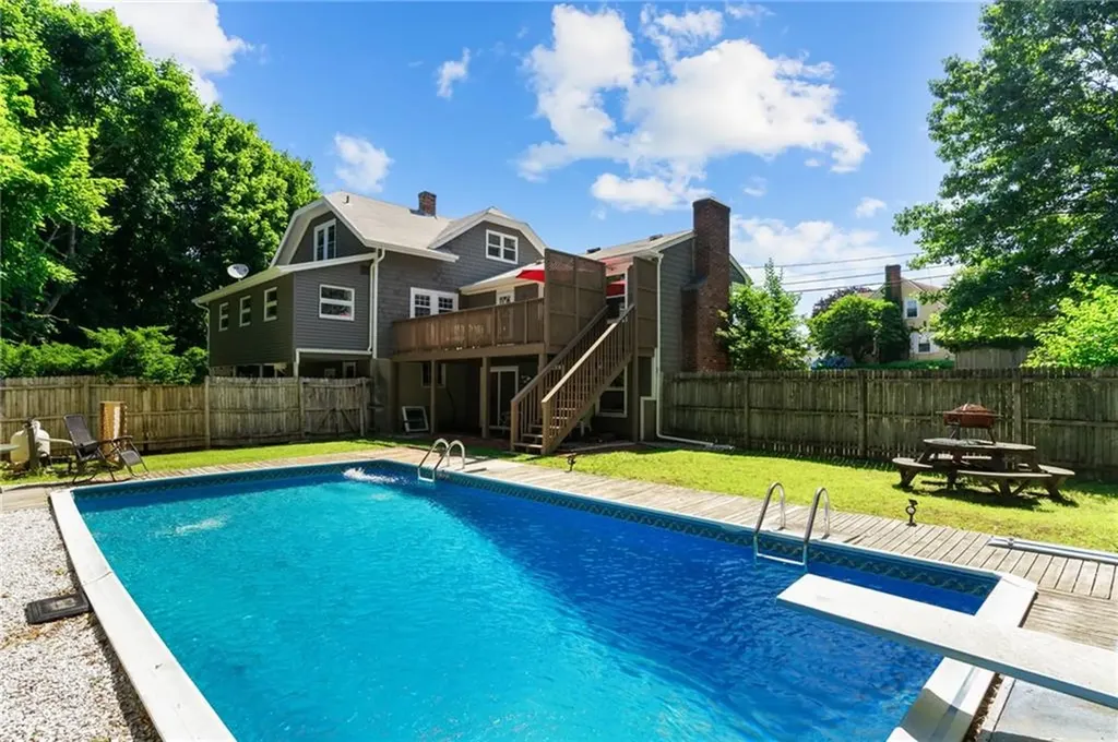 11 Crossland Road West Warwick RI 02893