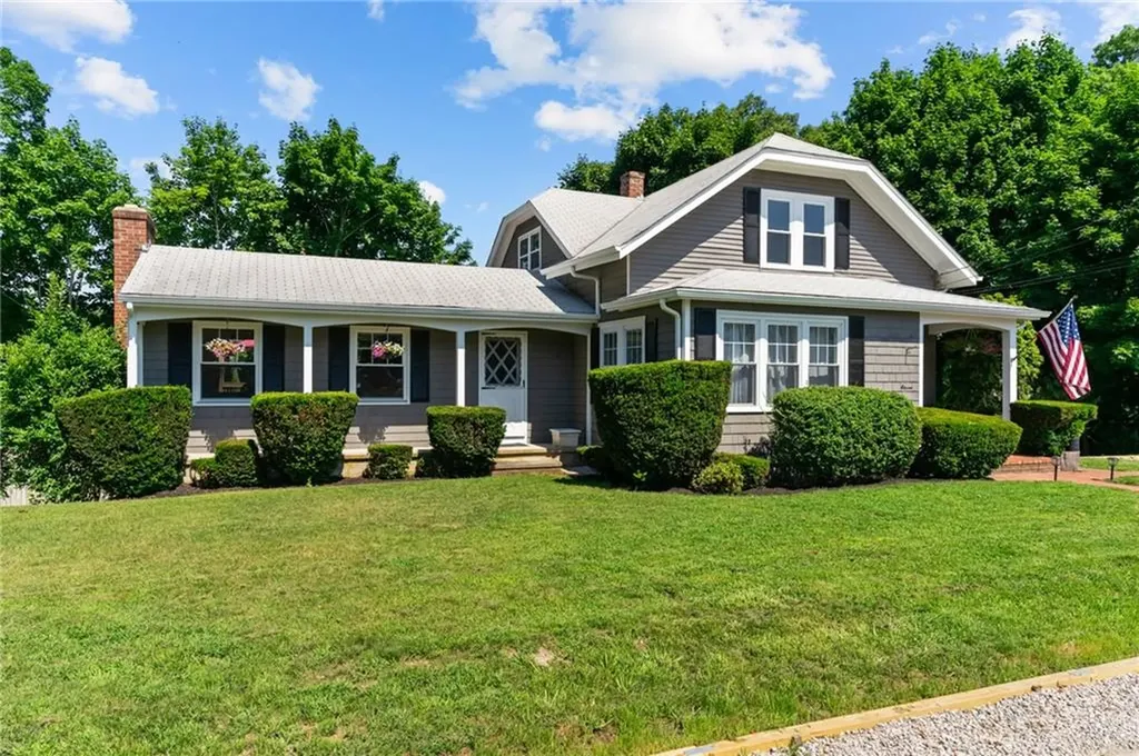 11 Crossland Road West Warwick RI 02893