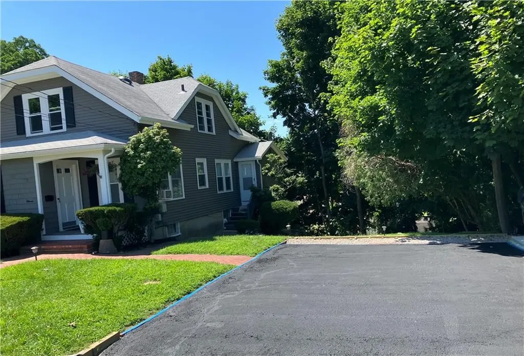 11 Crossland Road West Warwick RI 02893