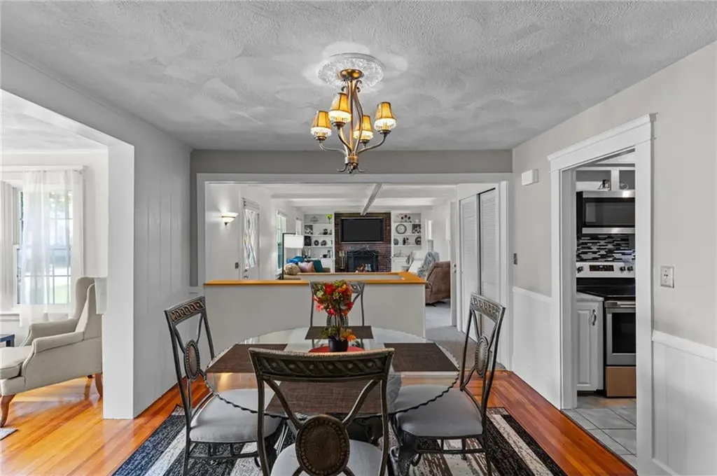 11 Crossland Road West Warwick RI 02893