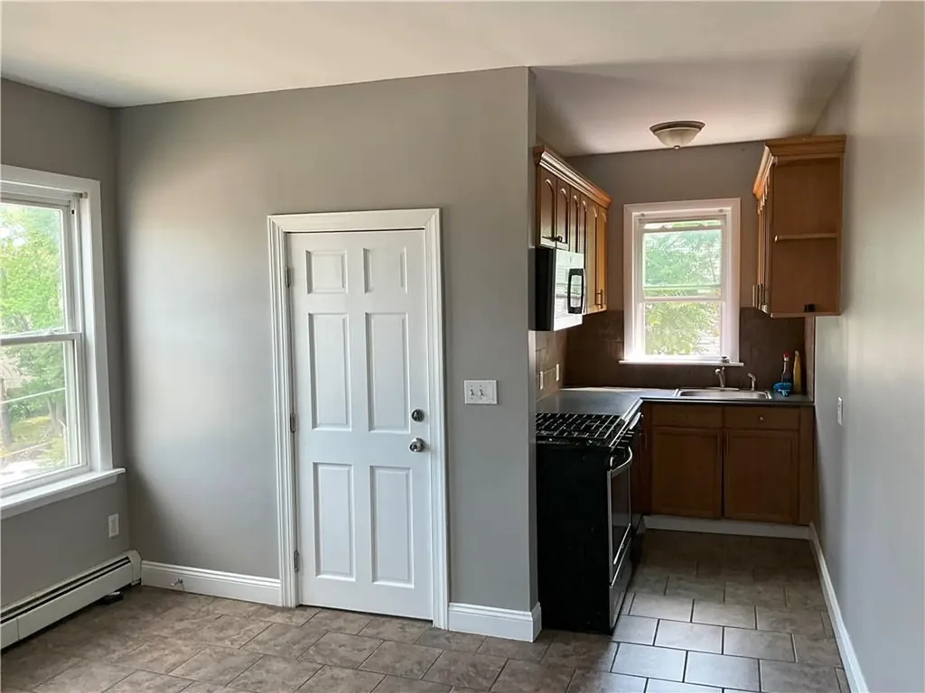 8 10 Eaton Street Providence RI 02908