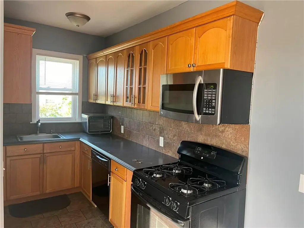 8 10 Eaton Street Providence RI 02908