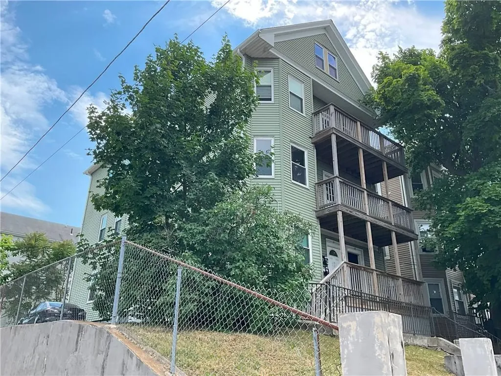8 10 Eaton Street Providence RI 02908