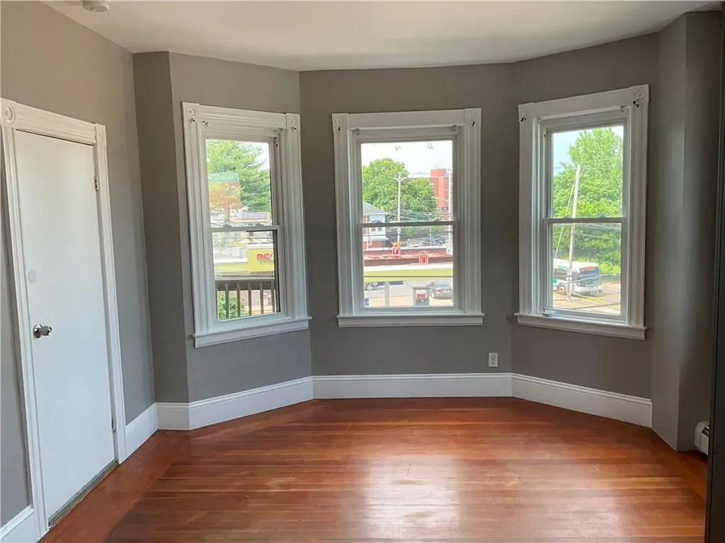 8 10 Eaton Street Providence RI 02908