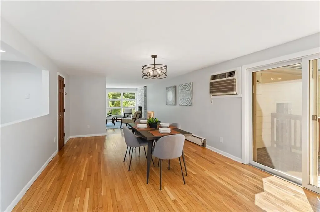 39 Damon Avenue Warwick RI 02889