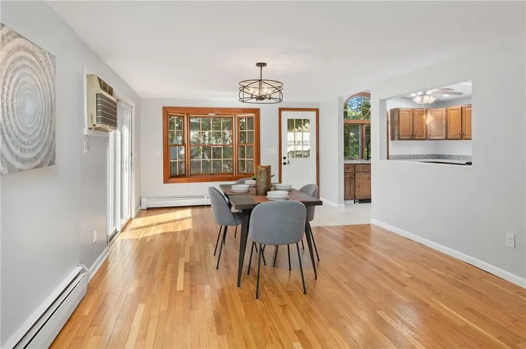 39 Damon Avenue Warwick RI 02889