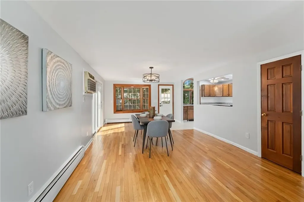 39 Damon Avenue Warwick RI 02889