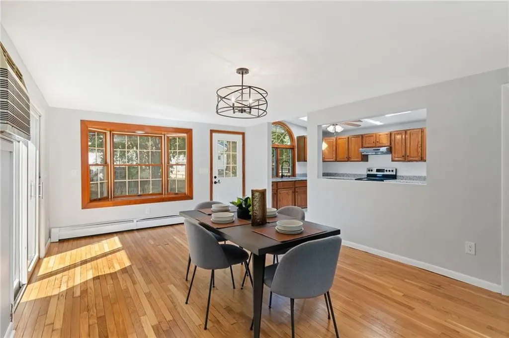 39 Damon Avenue Warwick RI 02889