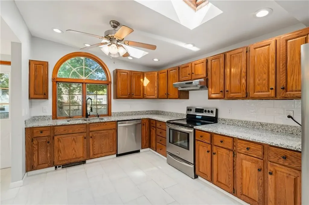 39 Damon Avenue Warwick RI 02889