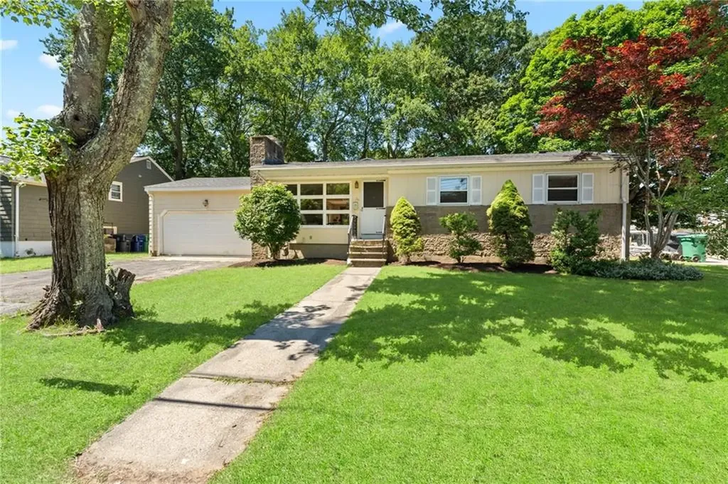 39 Damon Avenue Warwick RI 02889