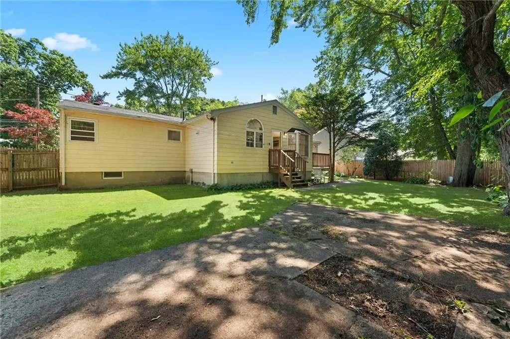 39 Damon Avenue Warwick RI 02889