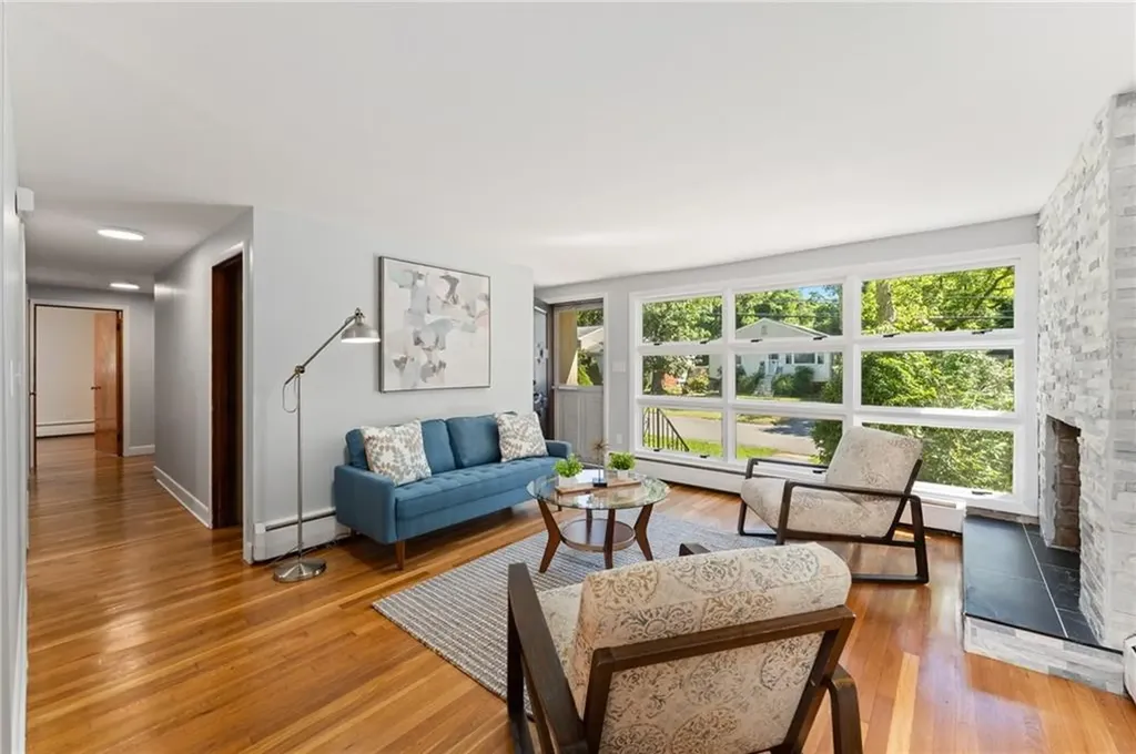 39 Damon Avenue Warwick RI 02889