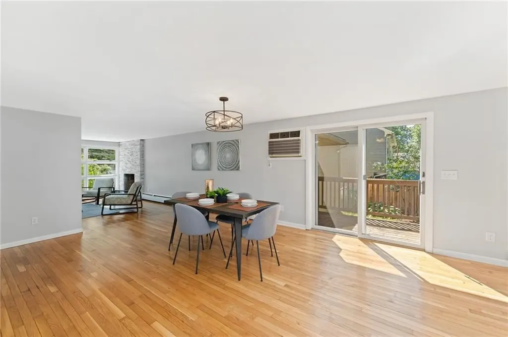 39 Damon Avenue Warwick RI 02889