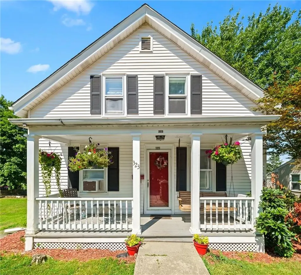 323 Maple Street Woonsocket RI 02895