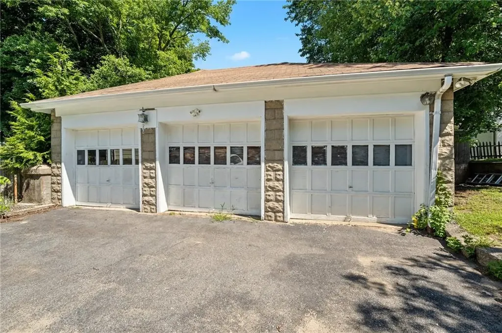 323 Maple Street Woonsocket RI 02895