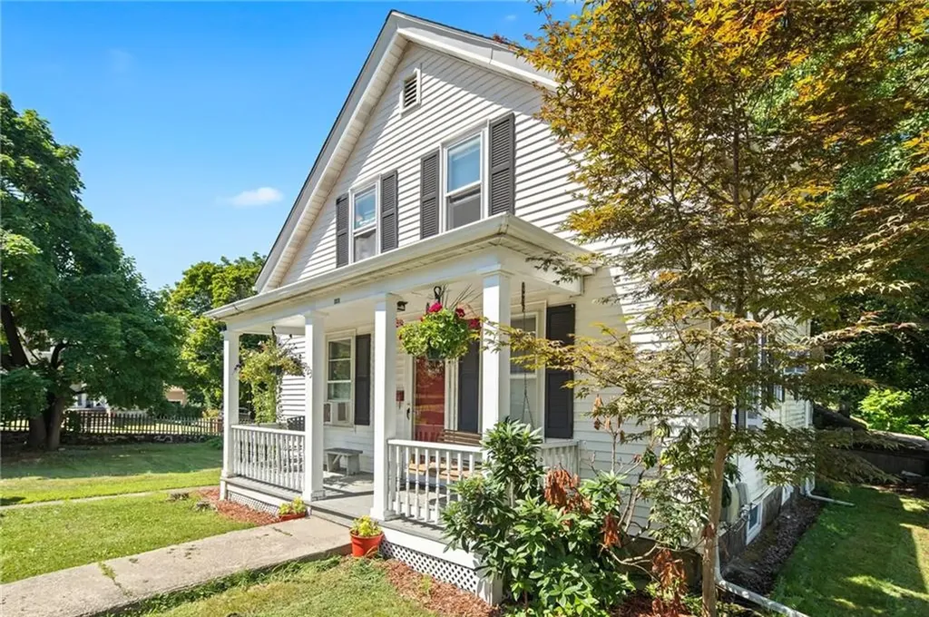 323 Maple Street Woonsocket RI 02895