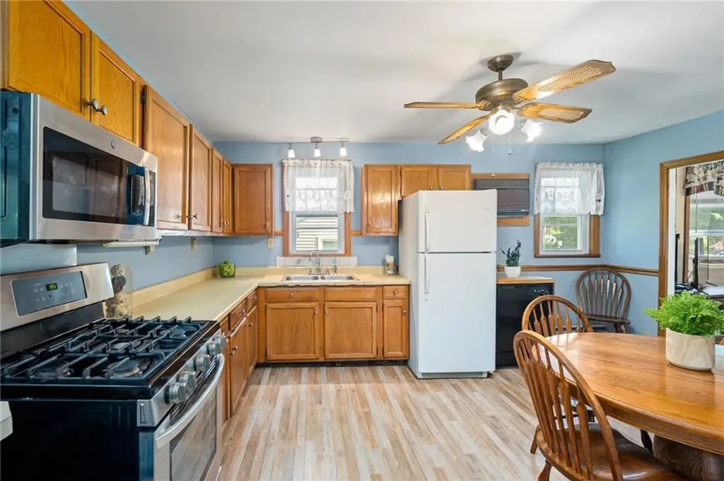 323 Maple Street Woonsocket RI 02895