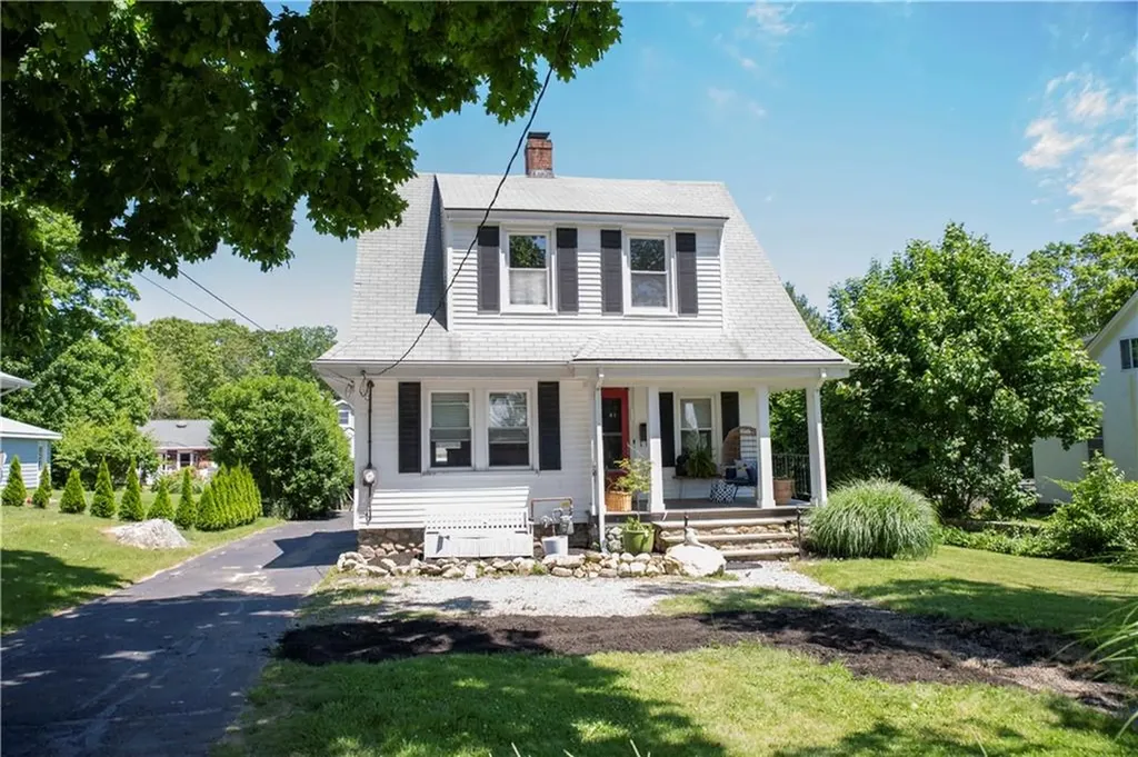 124 Beach Street Westerly RI 02891